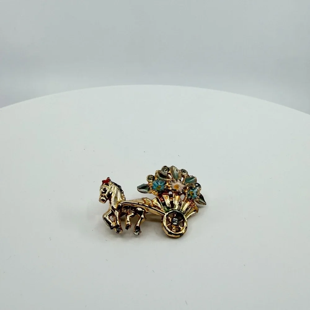 Vintage Gold Tone Horse and Flower Carriage Brooch Enamel Rhinestone Pin Retro